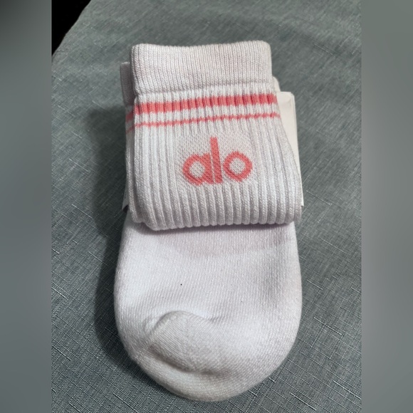 Alo Unisex Half-Crew Throwback Sock Whit & Pink Size Med - Picture 5 of 8